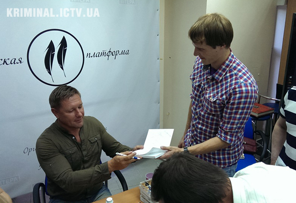 Костянтин Стогній на презентації книги