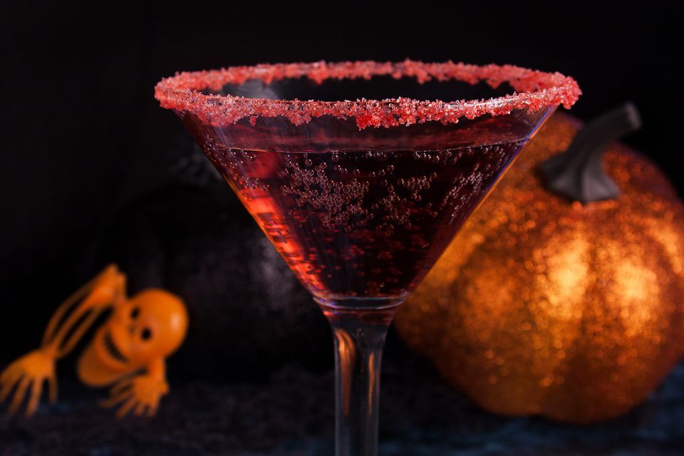 Vampire-Kiss-Cocktail-56a173205f9b58b7d0bf6262