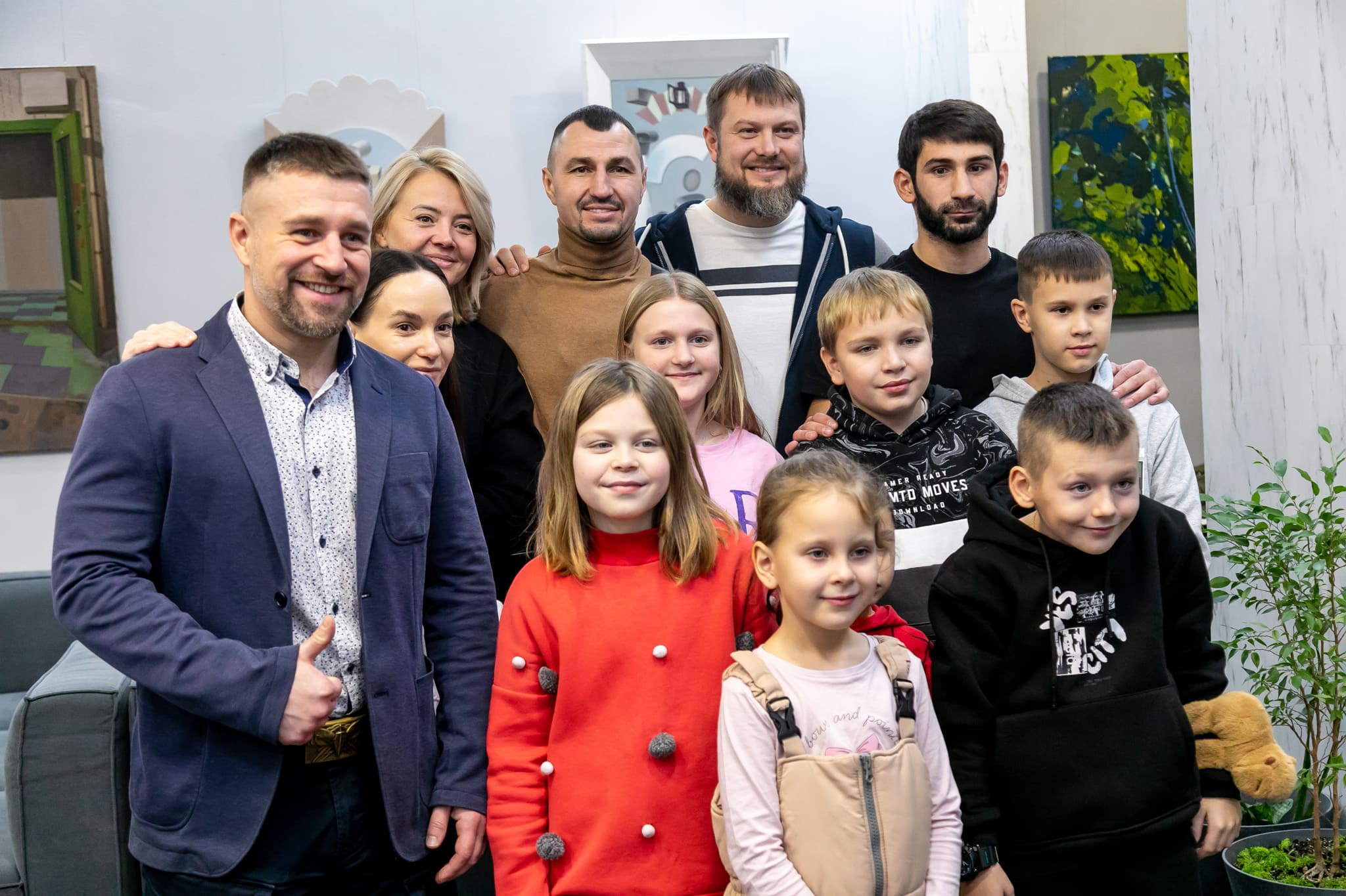 “Робимо так, щоб українські діти посміхались попри біль”: фонд Олександра Швачки “Альянс ветеранів” відправив дітей, постраждалих від війни, на реабілітацію до Іспанії