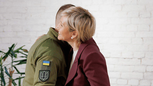 Війна та ВІЛ. До Всесвітнього дня боротьби зі СНІДом Фонд Олени Пінчук підбиває перші підсумки проєкту для військових у боротьбі з ВІЛ та гепатитами